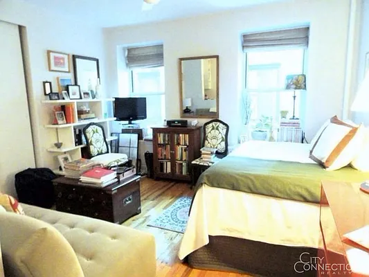 Rented by City Connections Realty | media 10