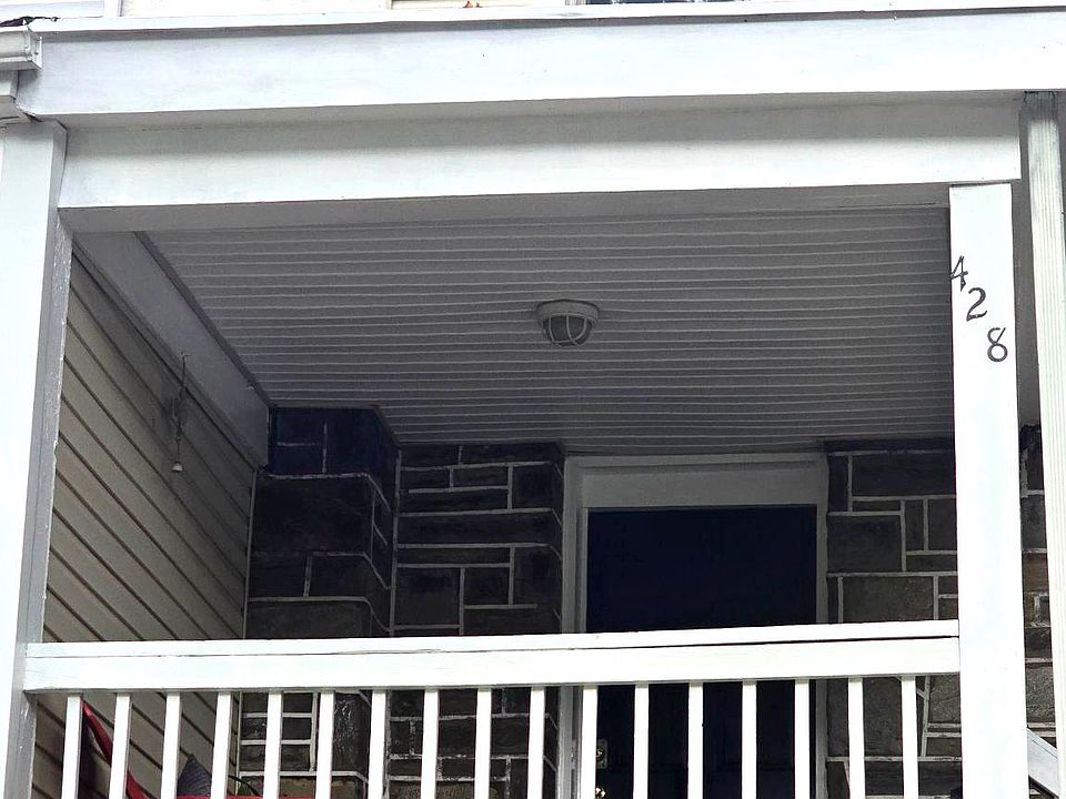 1st image of 428 Croyden Rd