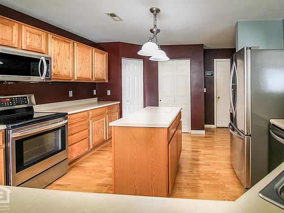 3rd image of 2952 Sussex Place Dr
