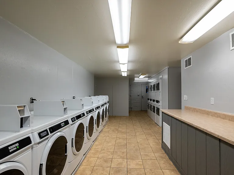 941 N Euclid Ave #121 — Photo 11