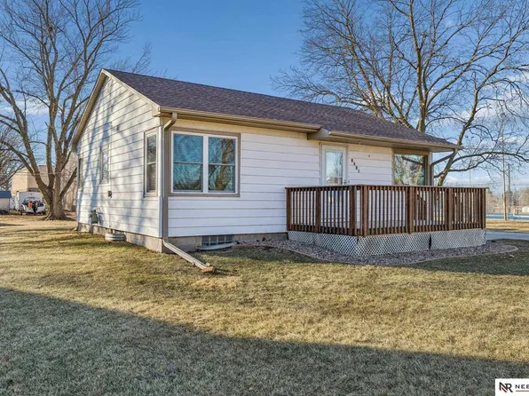 1011 1st St, Milford, NE 68405