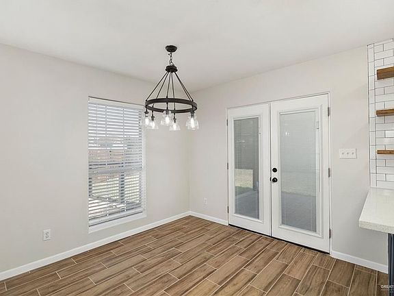 4th image of 1824 Wilcox Dr