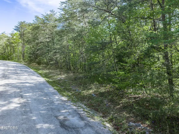 111 Bainbridge Rd, Crossville, TN 38558