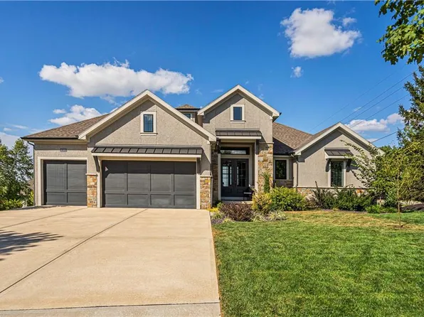 10300 W 153rd St, Overland Park, KS 66221
