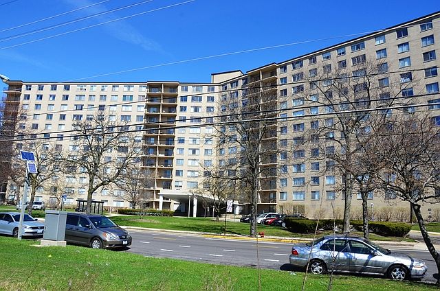 1st image of 6933 N Kedzie Ave APT 1007
