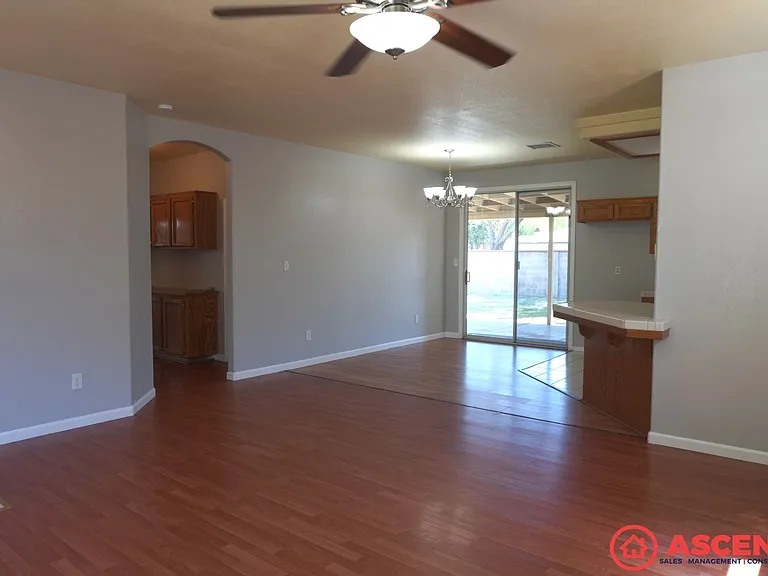 9305 Foxglen Ct — Photo 5
