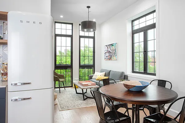 Rented by Tapiro Realty | media 13