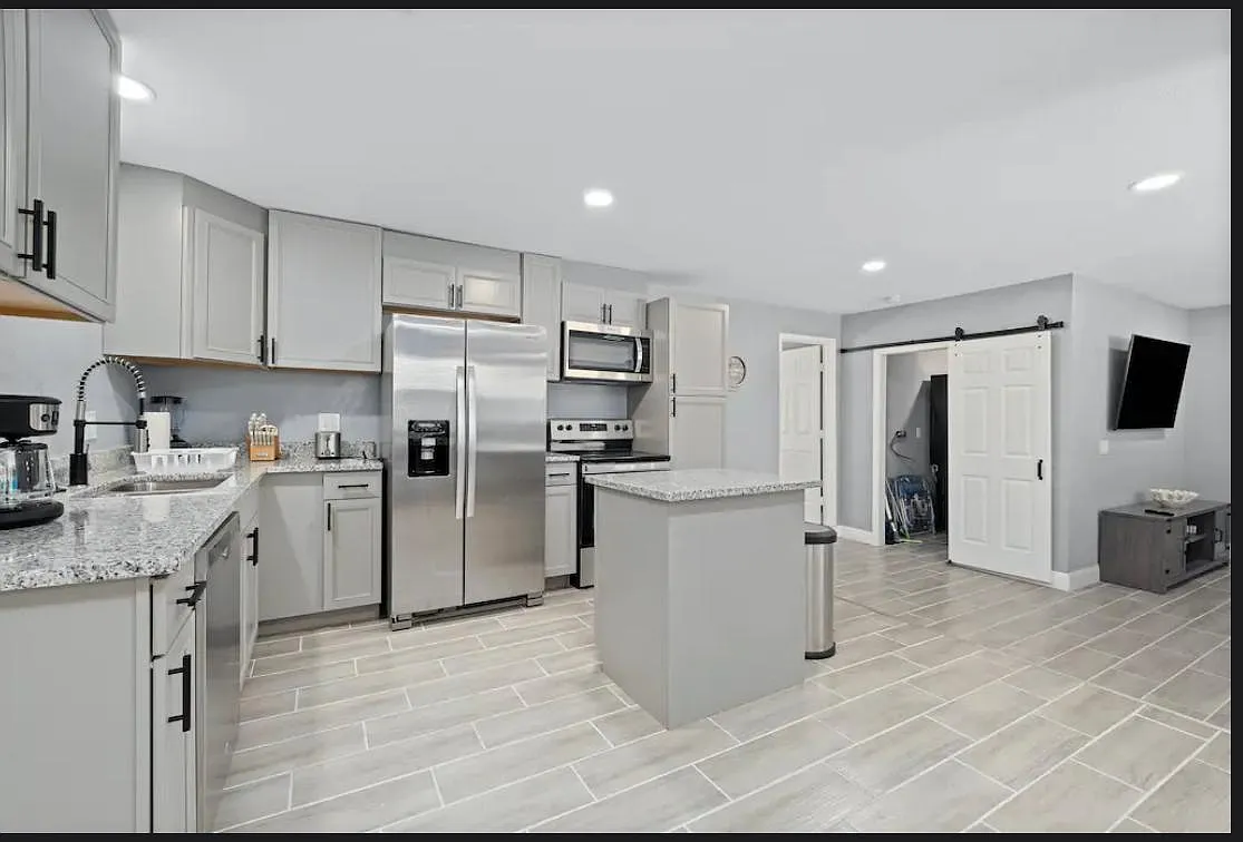 4 bed, 1550 sqft, $3,000 — Photo 3