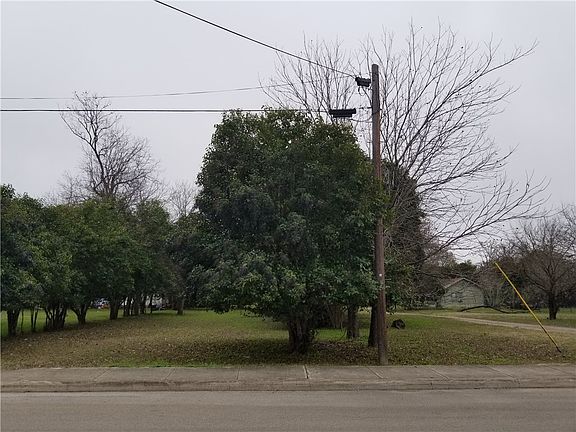 2nd image of 725 Centre St