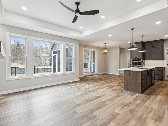 4th image of 3613 Crestwood Rdg NE