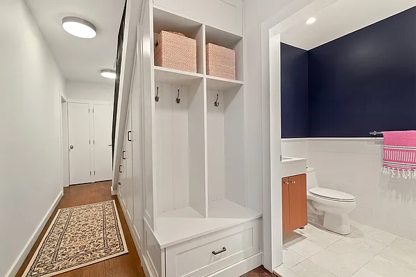 Sold by Compass | media 21