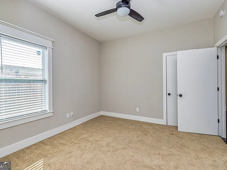 1678 Dorsey Ave — Photo 17