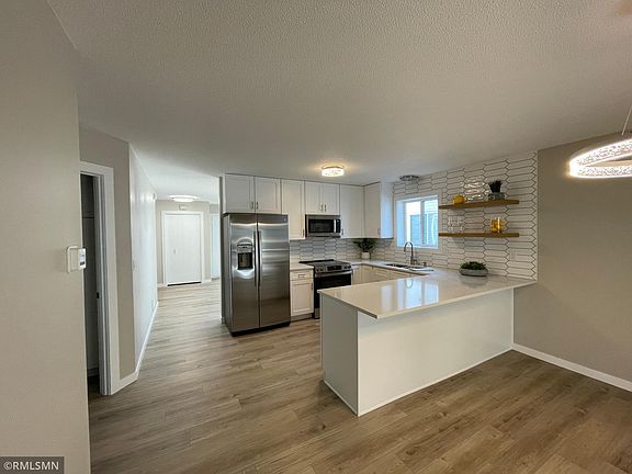 5th image of 215 Moose Horn Dr