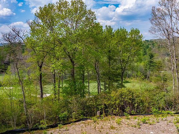 4th image of 376 Heaton Forest