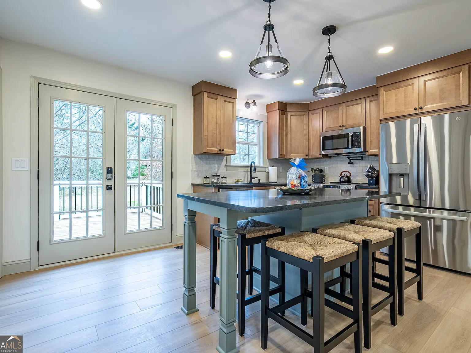 3 bed, 3.0 bath, $6,471 — Photo 2