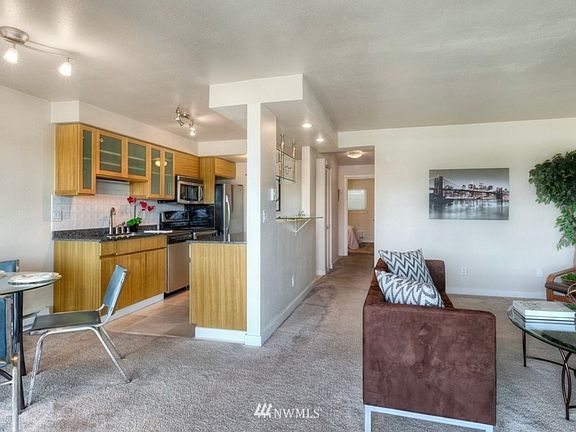 5th image of 701 122nd Ave NE APT 209