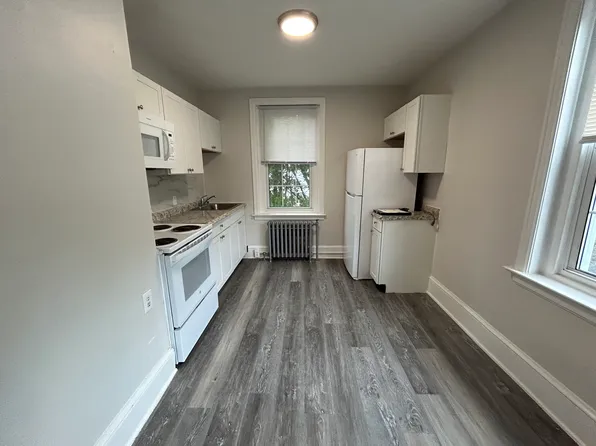 12 N Main St #2, Chalfont, PA 18914