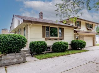 836 S 95th St, West Allis, WI 53214