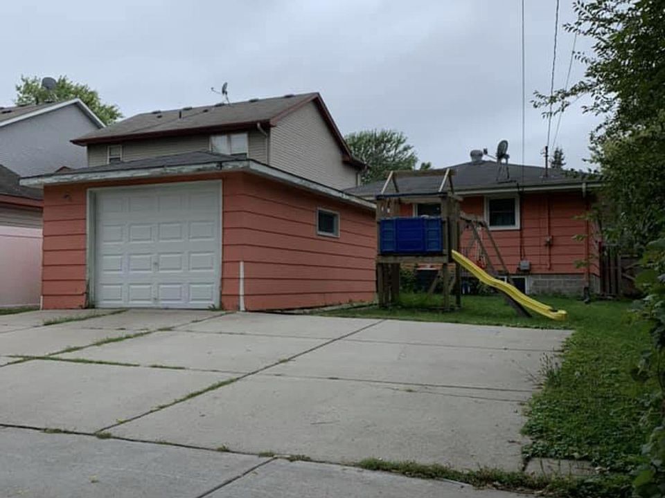 2nd image of 3524 Kyle Ave N