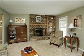 3rd image of 1560 Brookmoor Ln