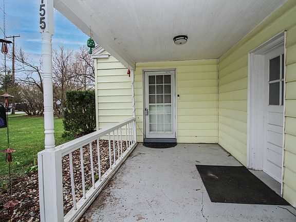 5th image of 755 White Pigeon Rd