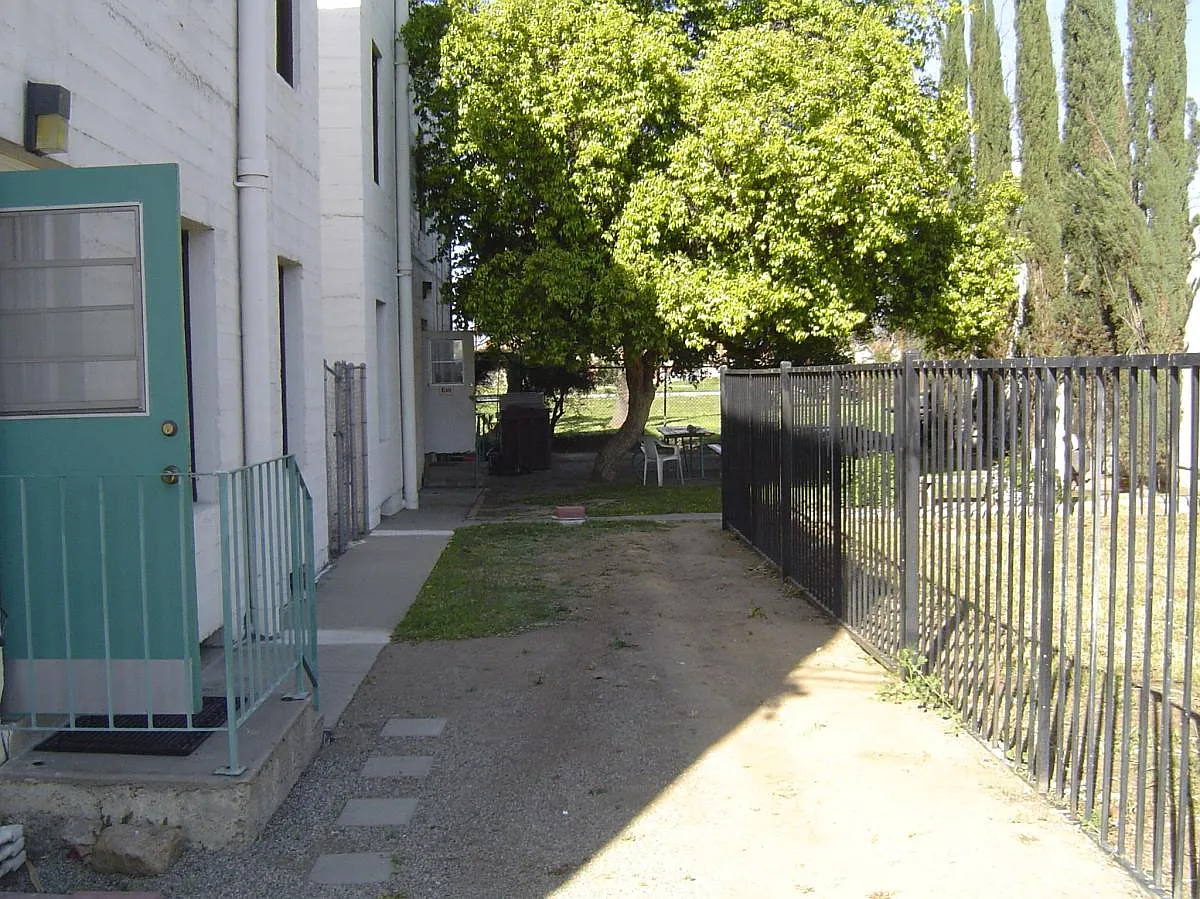 Studio, $1,400 — Photo 4