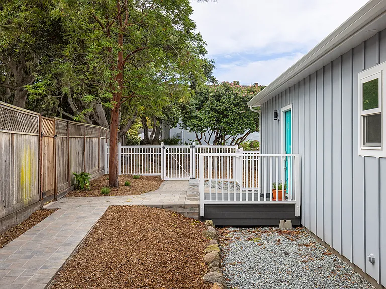 1182 Jewell Ave — Photo 17
