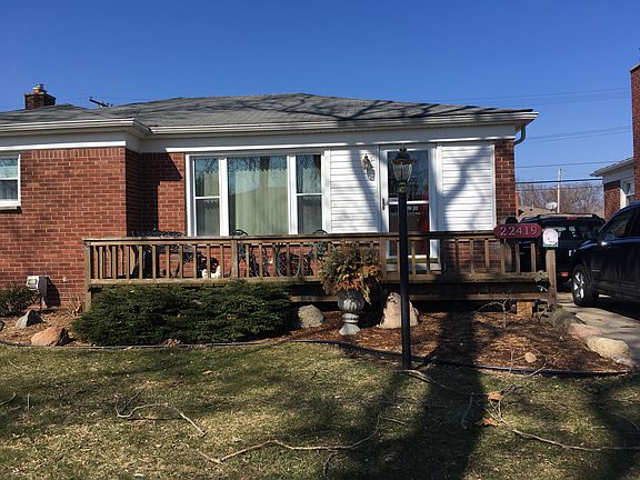4th image of 22419 Mylls St