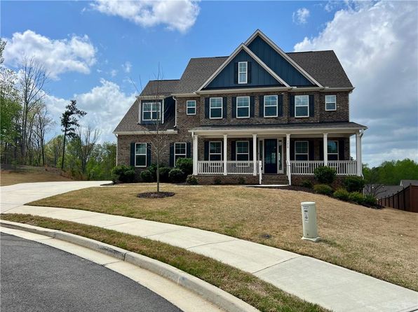 5458 Summer Pine Pl, Buford, GA 30518