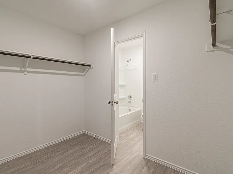 6406 Kemper Pl — Photo 36