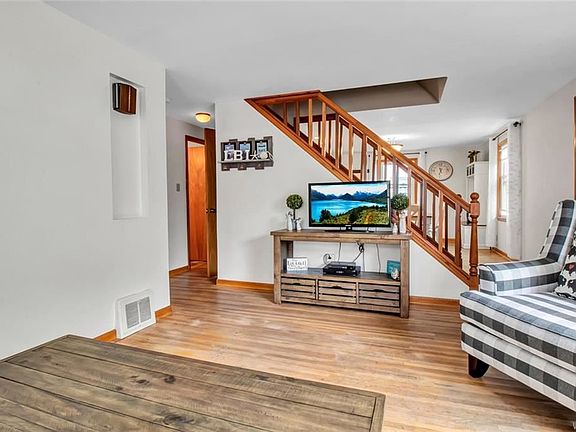 4th image of 240 Wilmington Ave
