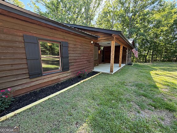 3rd image of 221 Oak Valley Dr