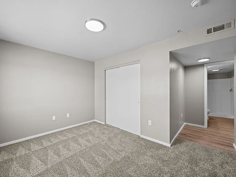 Gateway Crossing Apartments — Photo 26