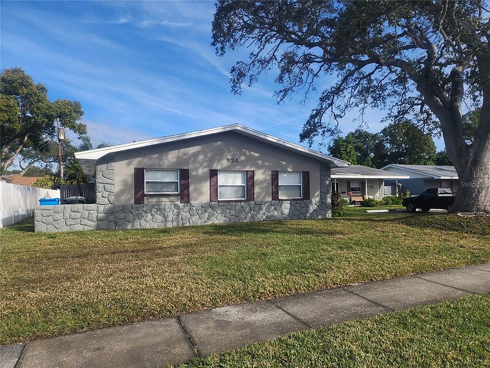 1st image of 924 San Christopher Dr APT B