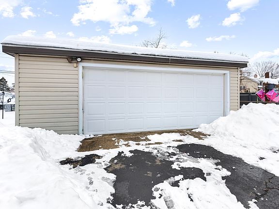 2nd image of 105 Adobe Cir