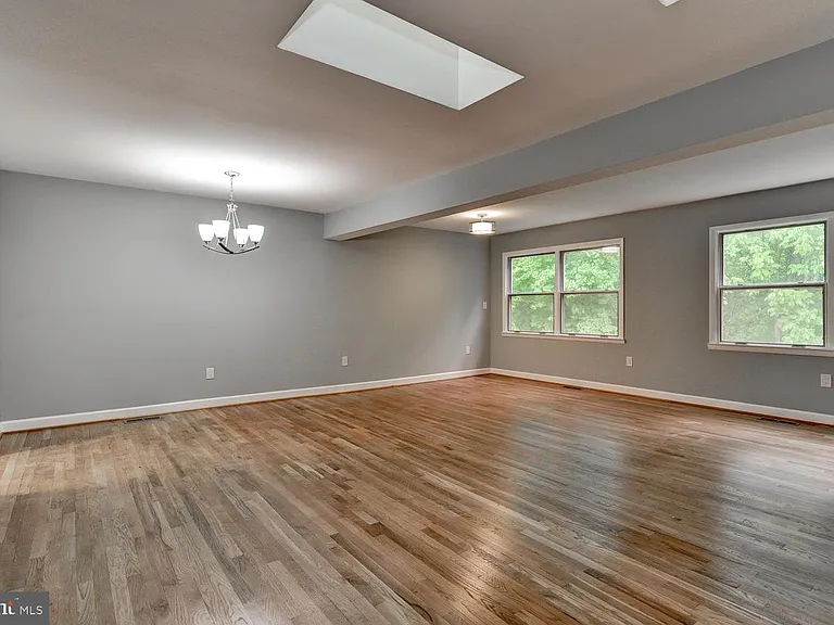 12702 N Point Ln — Photo 7
