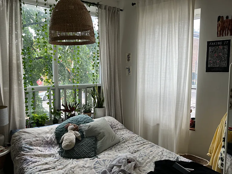 225 Gladstone Ave — Photo 30