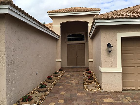 2nd image of 1528 Sandpiper Circle