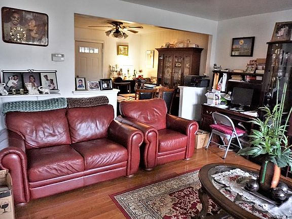 2nd image of 1007 E 226th St