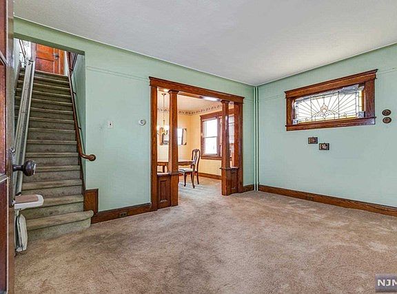 2nd image of 365 Greenmount Ave