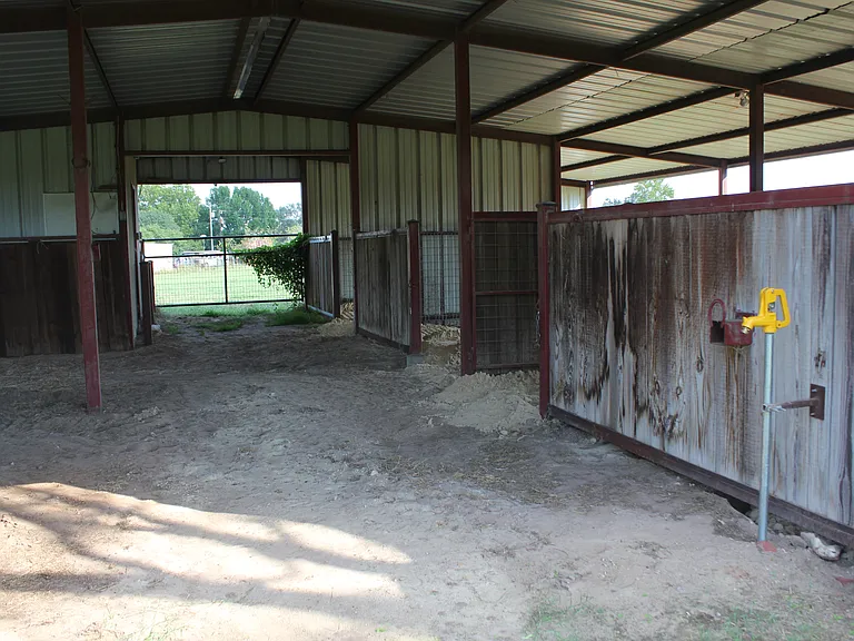 22240 N Highway 281 — Photo 14