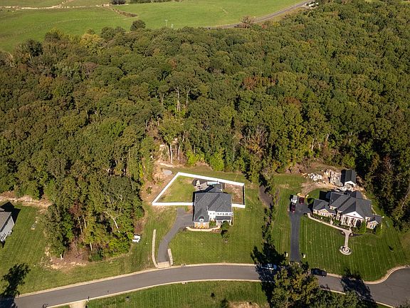 5th image of 11416 Brandy Ln