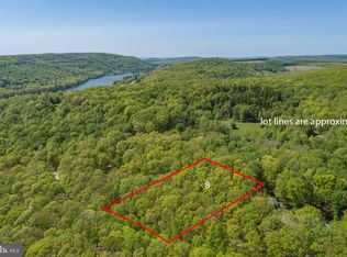 8 Jrs Dr, Mc Henry, MD 21541