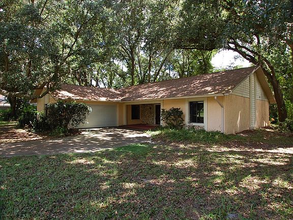 3rd image of 300 Country Circle Dr W