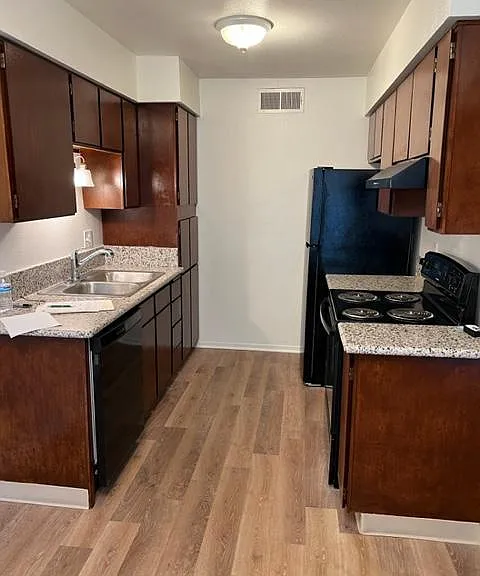 W Ashlan Ave — Photo 6