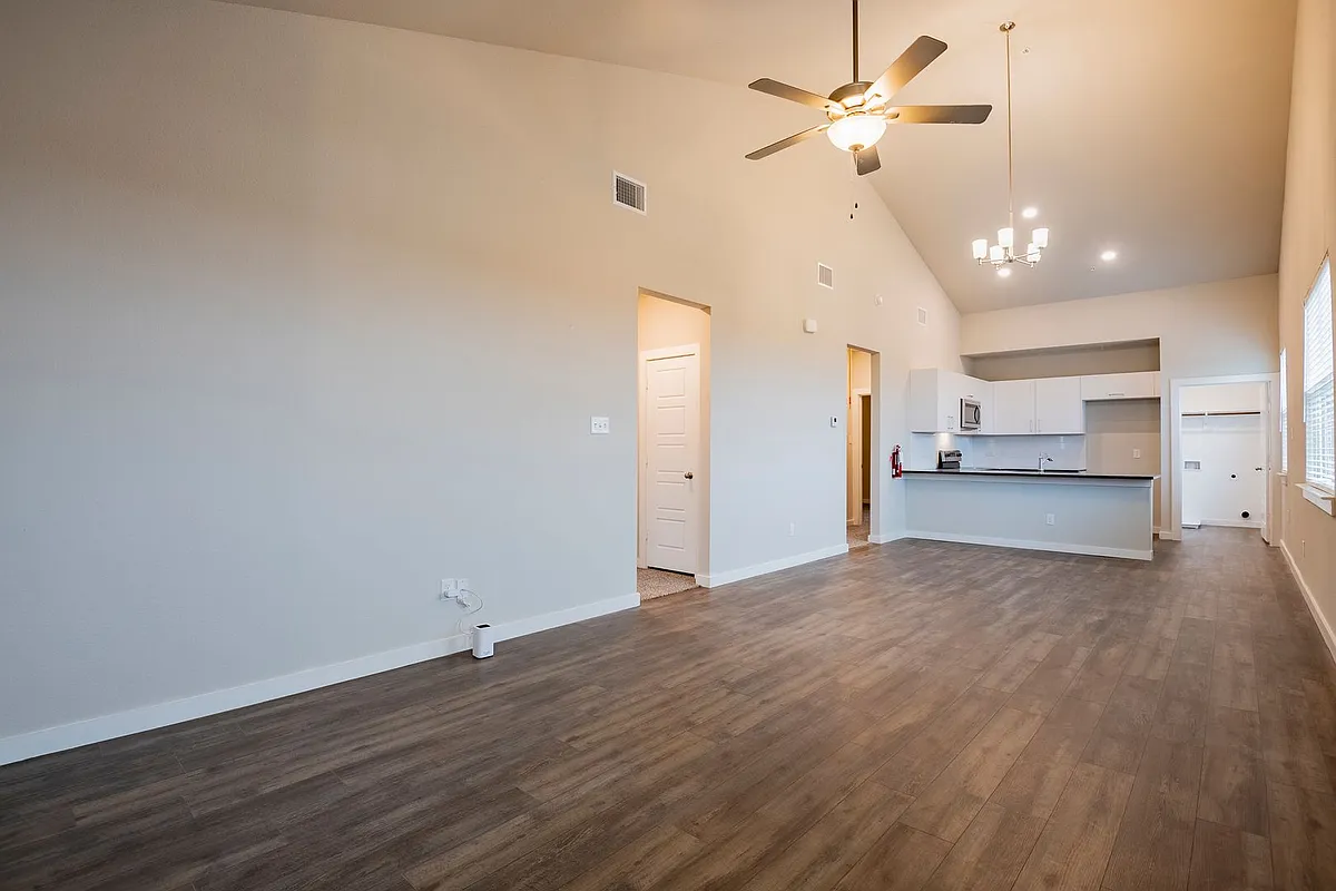 Building Photo - 655 Wheatfield Dr