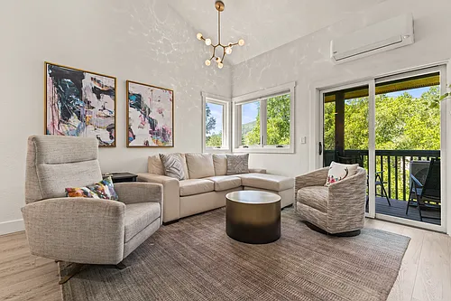 540 Ore House Plz Photo 1