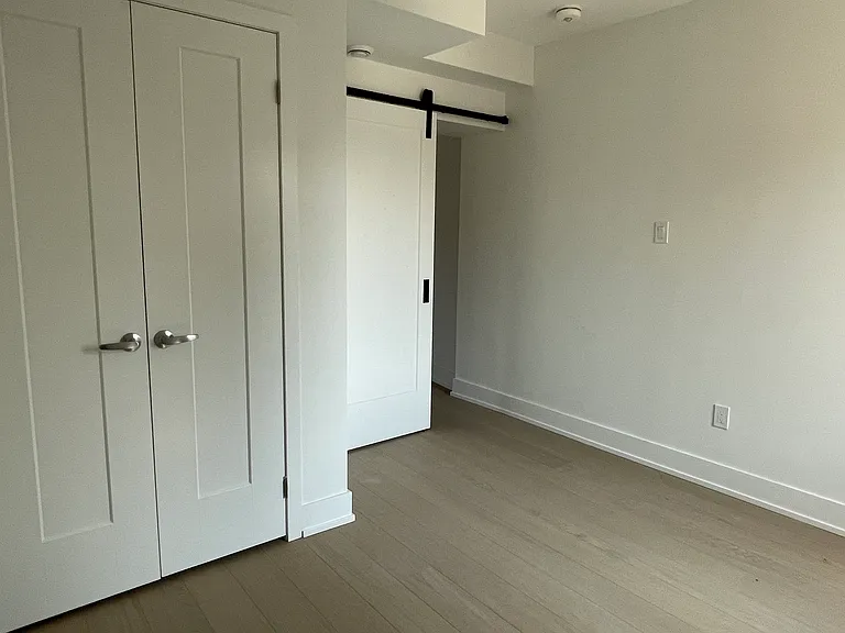 320 Roncesvalles Ave — Photo 9