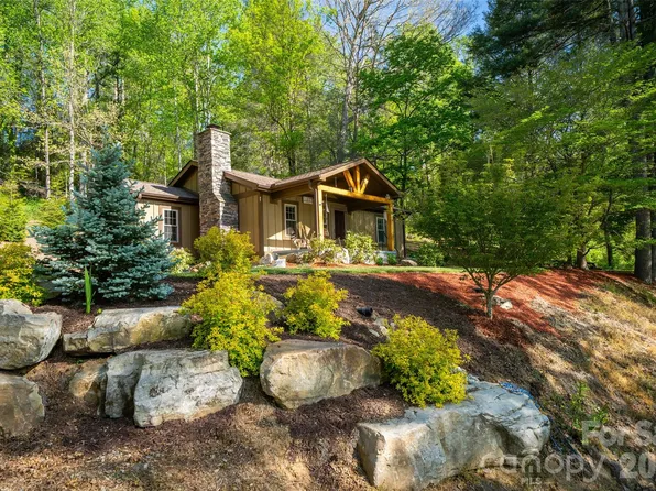 328 Old Greenville Rd, Zirconia, NC 28790