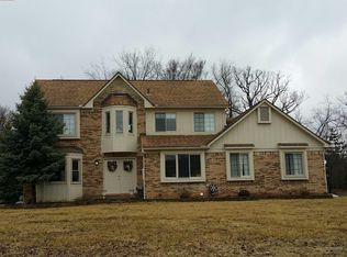5068 W Pond Cir, West Bloomfield, MI 48323